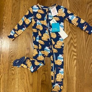 Posh Peanut Cookies & Milk Footie